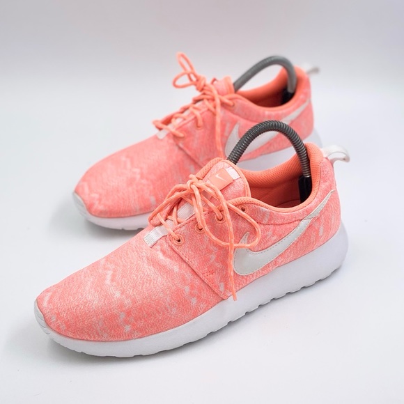 Nike Other - Nike Roshe Run Print Low Bright Mango size 7Y